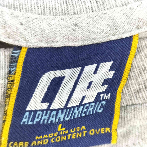 ALPHANUMERIC アルファヌメリック USA製 ロゴプリントTシャツ メンズ L