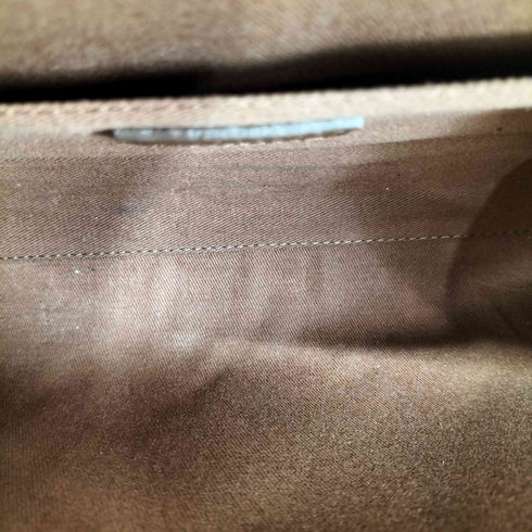 アーペーセー A.P.C. ハーフムーン レザーショルダーバッグ レディース