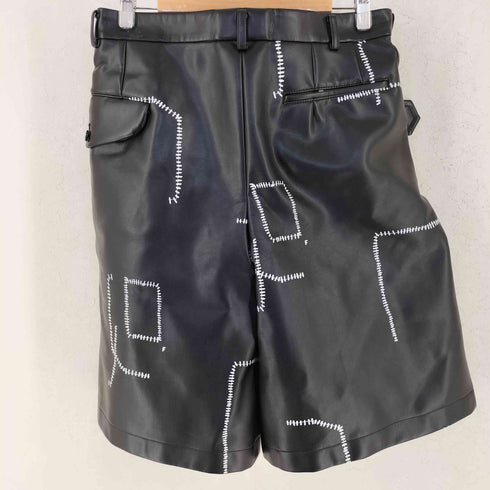 ブラックコムデギャルソン BLACK COMME des GARCONS 26SS フェイクレザー バックル ハーフパンツ メンズ M