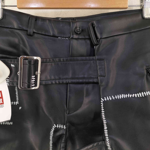 ブラックコムデギャルソン BLACK COMME des GARCONS 26SS フェイクレザー バックル ハーフパンツ メンズ M