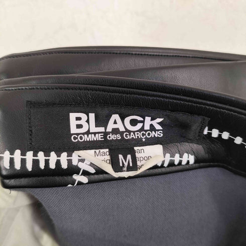 ブラックコムデギャルソン BLACK COMME des GARCONS 26SS フェイクレザー バックル ハーフパンツ メンズ M