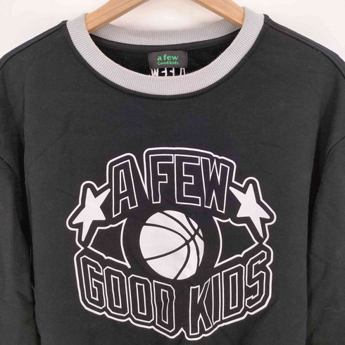 アフューグッドキッズ A FEW GOOD KIDS バスケットボール ロゴプリント ワッペン 袖刺繍 切替し クルーネック スウェット メンズ