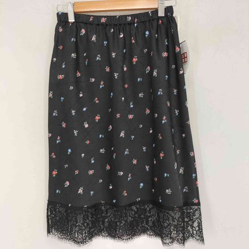 ローリーズファーム LOWRYS FARM ストレッチサテンレーススカート レディース JPN:1