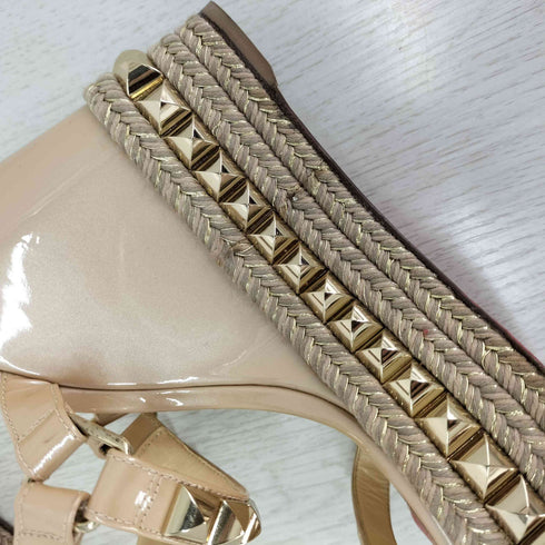 クリスチャンルブタン CHRISTIAN LOUBOUTIN ピラミッドスタッズ エナメル ウェッジソール サンダル レディース EUR:39