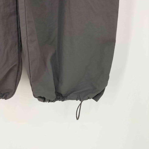 loose silhouette nylon pants メンズ