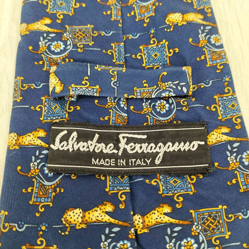 サルヴァトーレフェラガモ Salvatore Ferragamo 総柄 シルクネクタイ メンズ