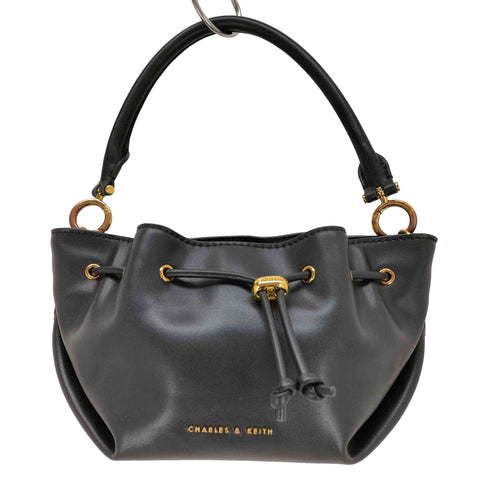 チャールズアンドキース CHARLES&KEITH ボアズ ドローストリングトップハンドルバッグ レディース