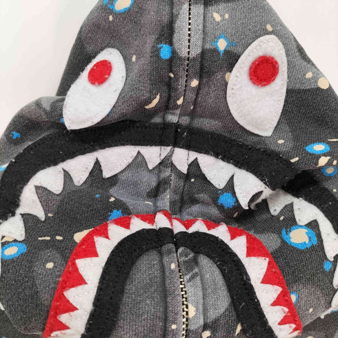 アベイシングエイプ A BATHING APE 宇宙 スペースカモ シャークパーカー メンズ JPN:S