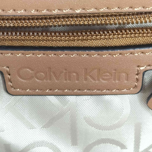 カルバンクライン CALVIN KLEIN モノグラム レザーバックパック レディース