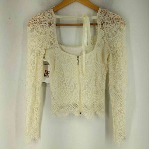 Hannah 総レース刺繍 バックリボンフラワーモチーフ オフショルトップス レディース