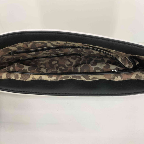 ゲス GUESS 裏地迷彩 ロゴ レザー キルティング 2way ハンド ショルダーバッグ レディース