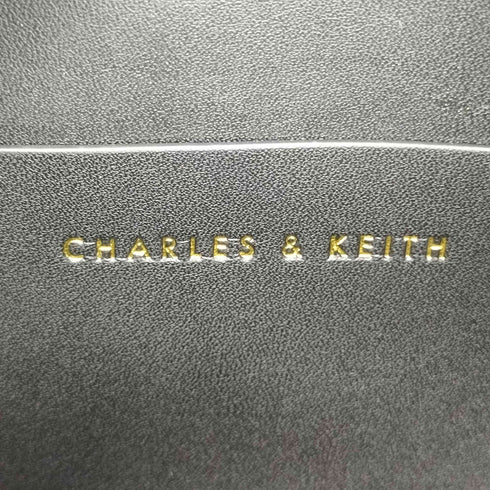 チャールズアンドキース CHARLES&KEITH CESIA メタリックアクセントショルダーバッグ レディース