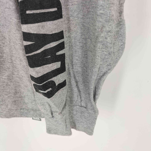 アンディフィーテッド UNDEFEATED 袖プリント 長袖クルーネックTシャツ メンズ XL