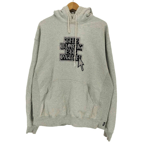 ザブラックアイパッチ THE BLACK EYE PATCH フロントプリント プルオーバーパーカー メンズ JPN:L