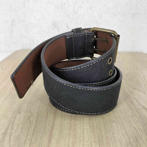 カーハートワークインプログレス Carhartt WIP genuine leather リアルレザー 本革 ロゴ刺繍 ベスト メンズ