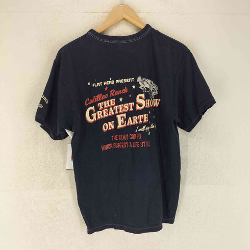 ザフラットヘッド the flat head THE GREATEST SHOW プリント クルーネック 半袖 Tシャツ メンズ 40