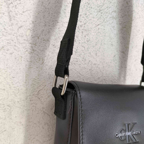 カルバンクラインジーンズ Calvin Klein Jeans フェイクレザー ミニショルダーバッグ メンズ