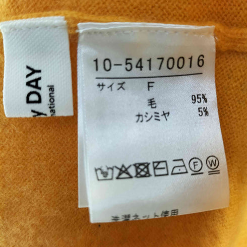 DAY by DAY It's international デイバイデイイッツインターナショナル カシミヤ混ハイネックプルオーバー レディース FREE