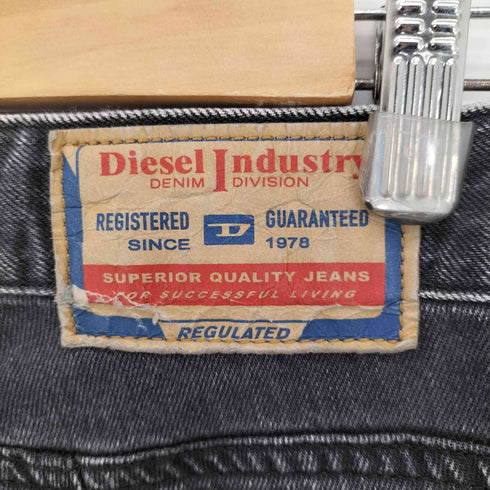ディーゼル DIESEL D-AKII FLARE JEANS レディース 23 L28