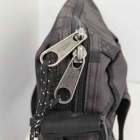 イーストパック EASTPAK 総柄 メッセンジャーバッグ メンズ