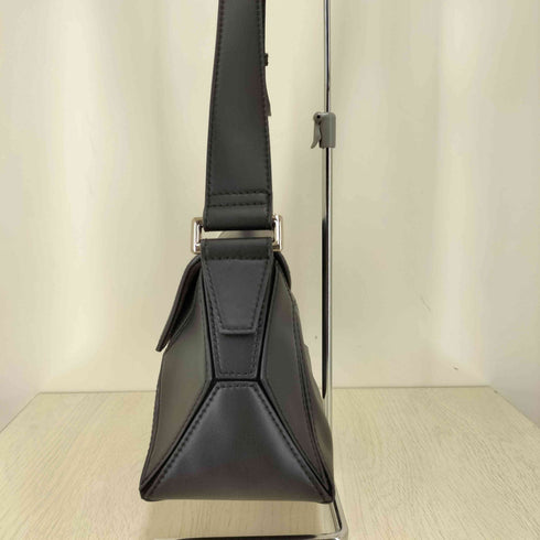 チャールズアンドキース CHARLES&KEITH Nasrin ナスリン ジオメトリックショルダーバッグ レディース