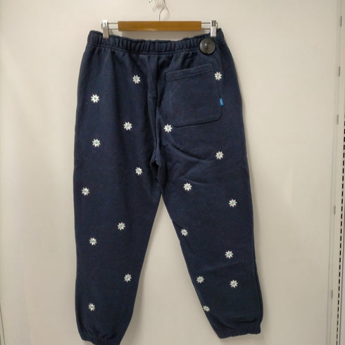 ケボズ KEboz NICK GEAR COLLABORATION Flower&Embroidery Logo SWEAT PANTS メンズ JPN:M