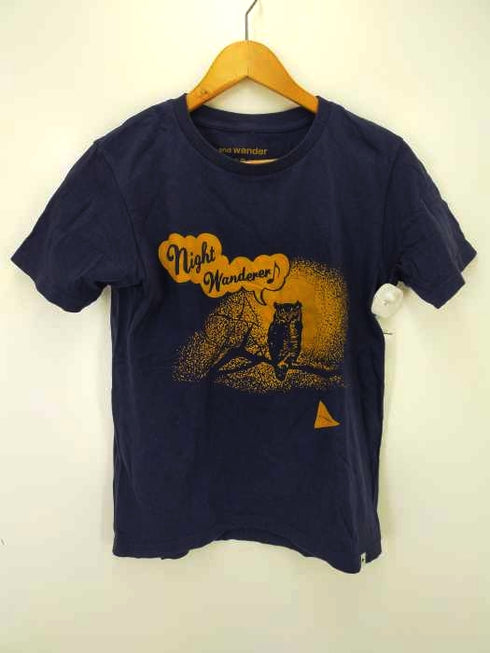 アンドワンダー and wander UネックTシャツ メンズ