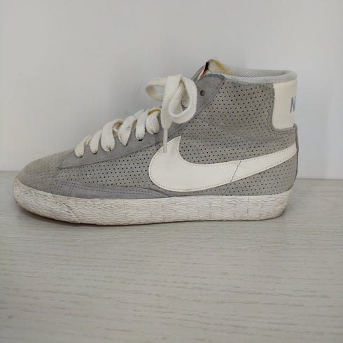 ナイキ NIKE BLAZER MID SUEDE VNTG レディース JPN:24
