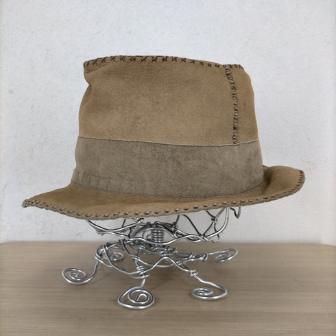 蜂刺繍ピッグレザーハット メンズ