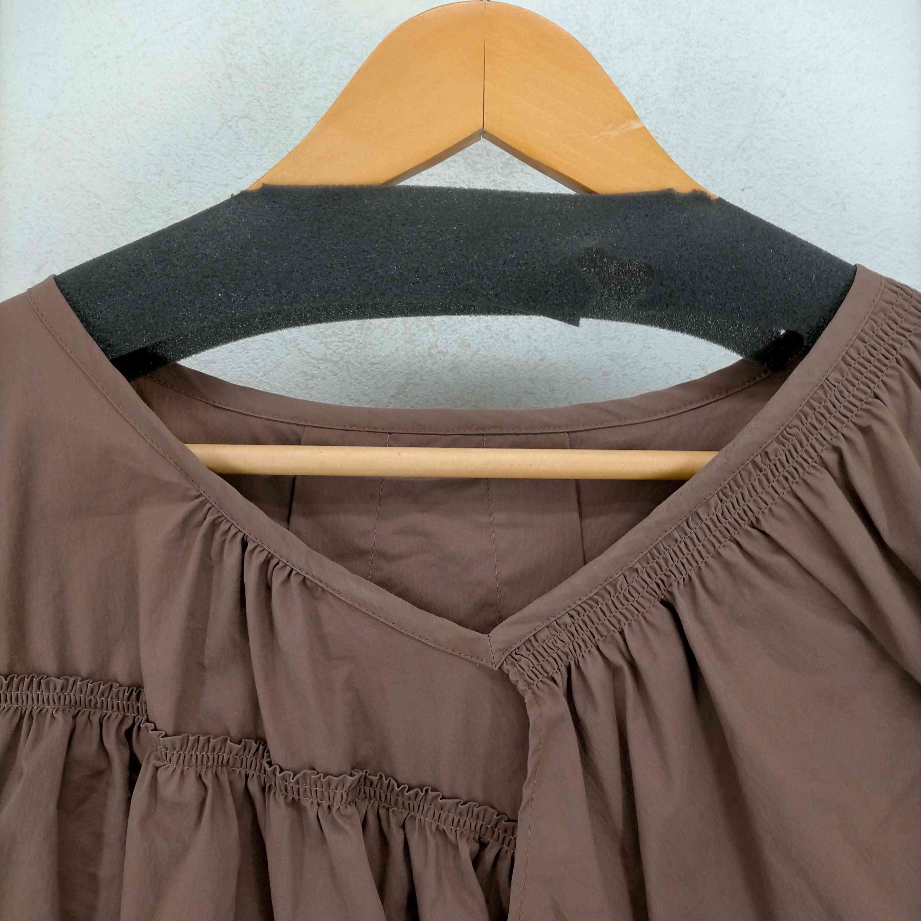 美品　ELENDEEK ASYMMETRY FLARE NECK BL ELENDEEK(エレンディーク) ASYMMETRY FLARE NECK BL - YAMAROKU