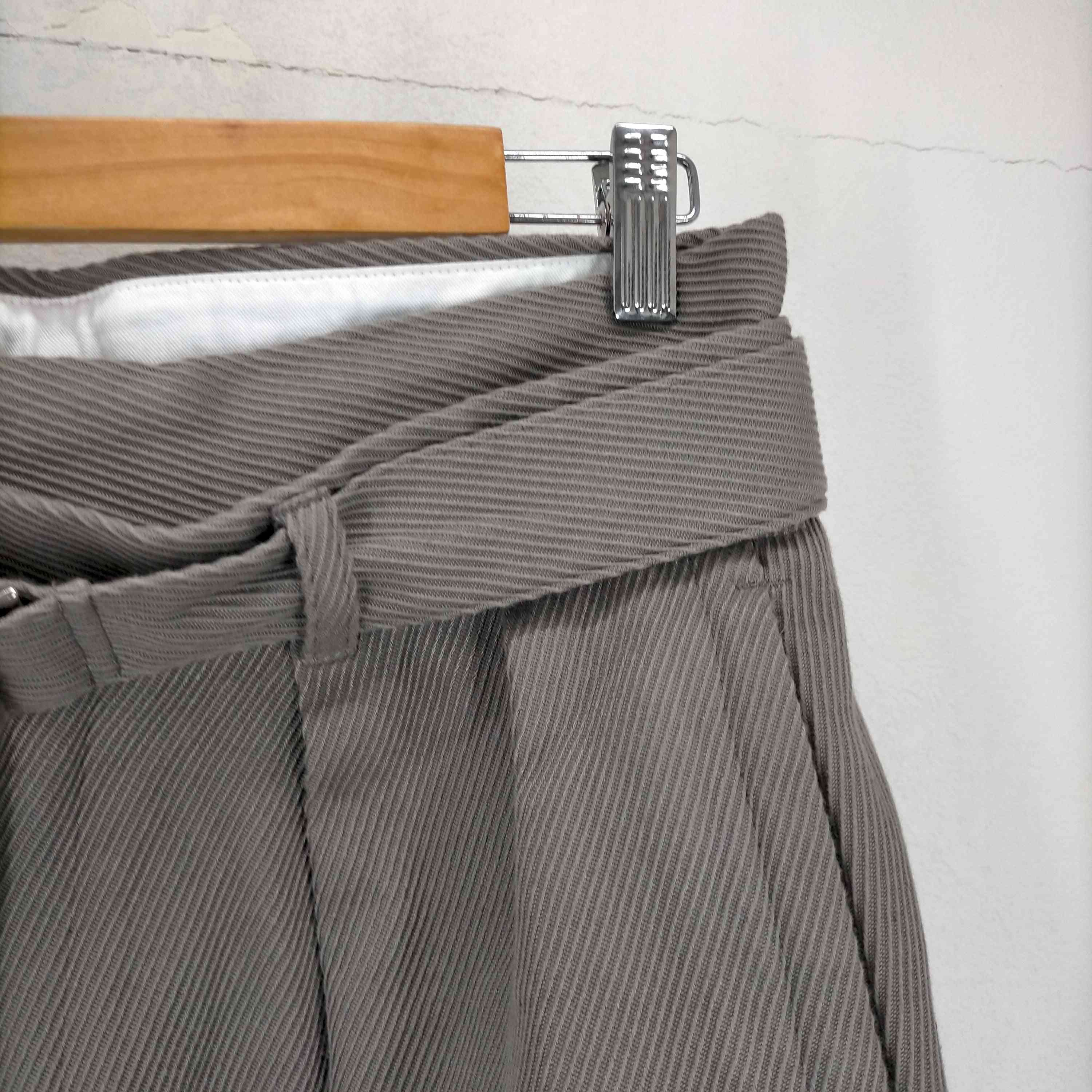 シーオール SEEALL 20AW 2 TUCK LAYERED PANTS - GUNCLUB メンズ FR：36-38 –  ブランド古着買取販売バズストア