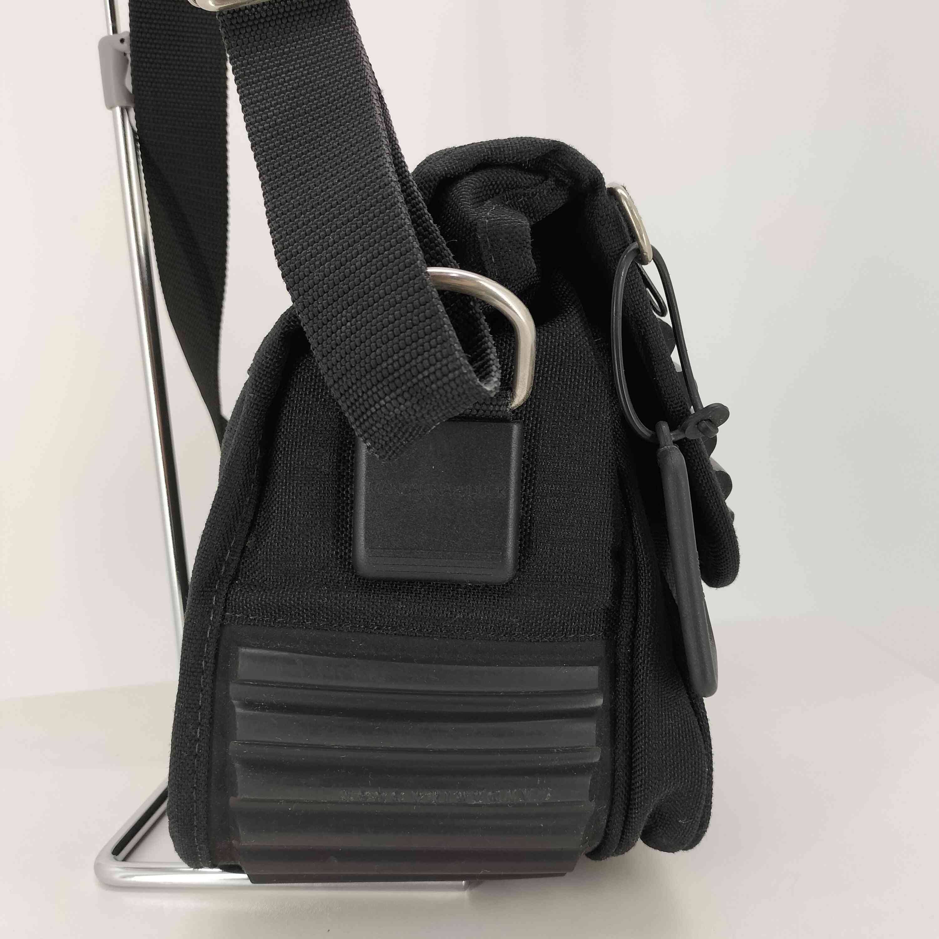 MANDARINA DUCK TANkブラック メッセンジャーバッグ New in stock 🔔 . Mandarina Duck Tank Shoulder Bag Mandarina