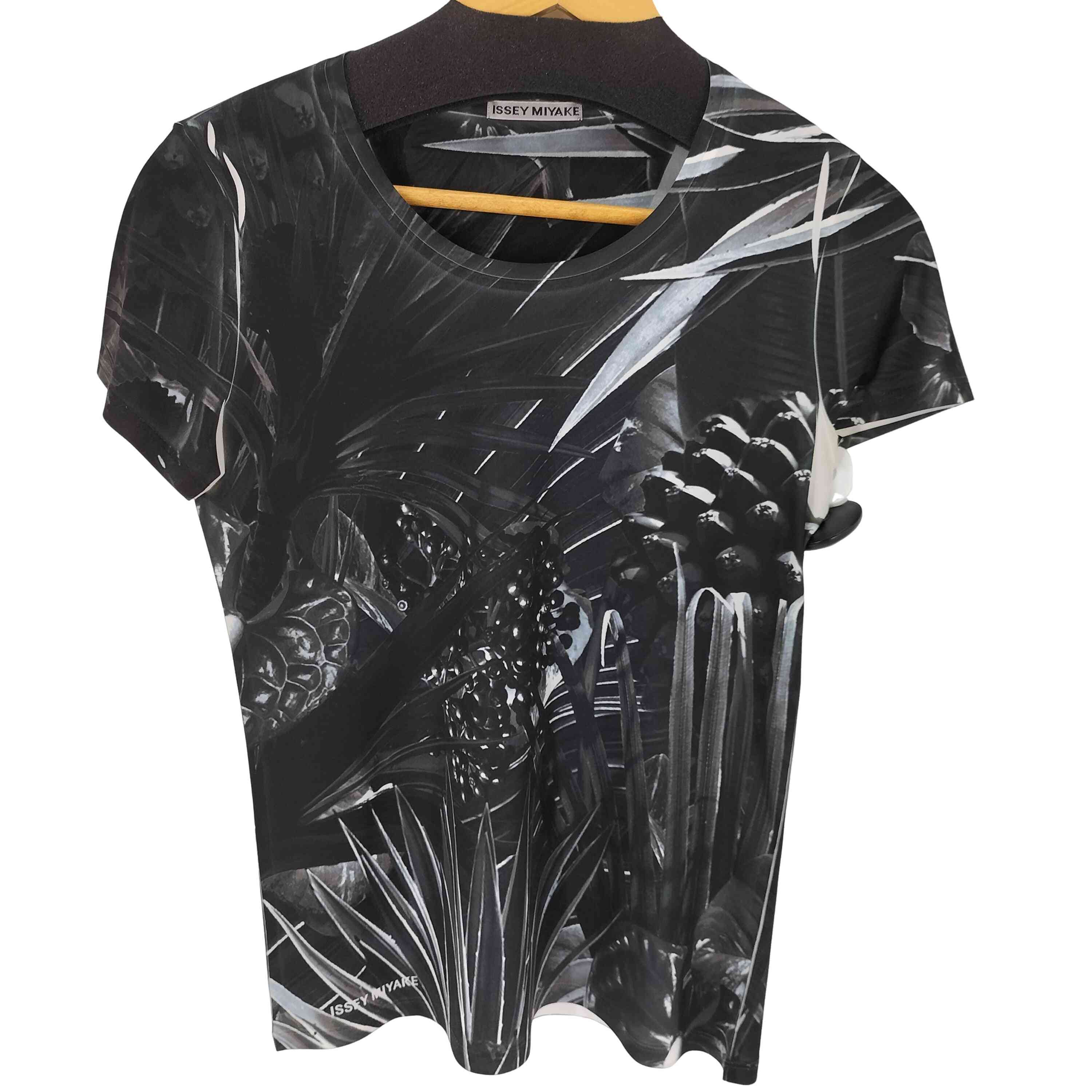 イッセイミヤケ ISSEY MIYAKE グラフィックプリントS/S TEE ボタニカル 