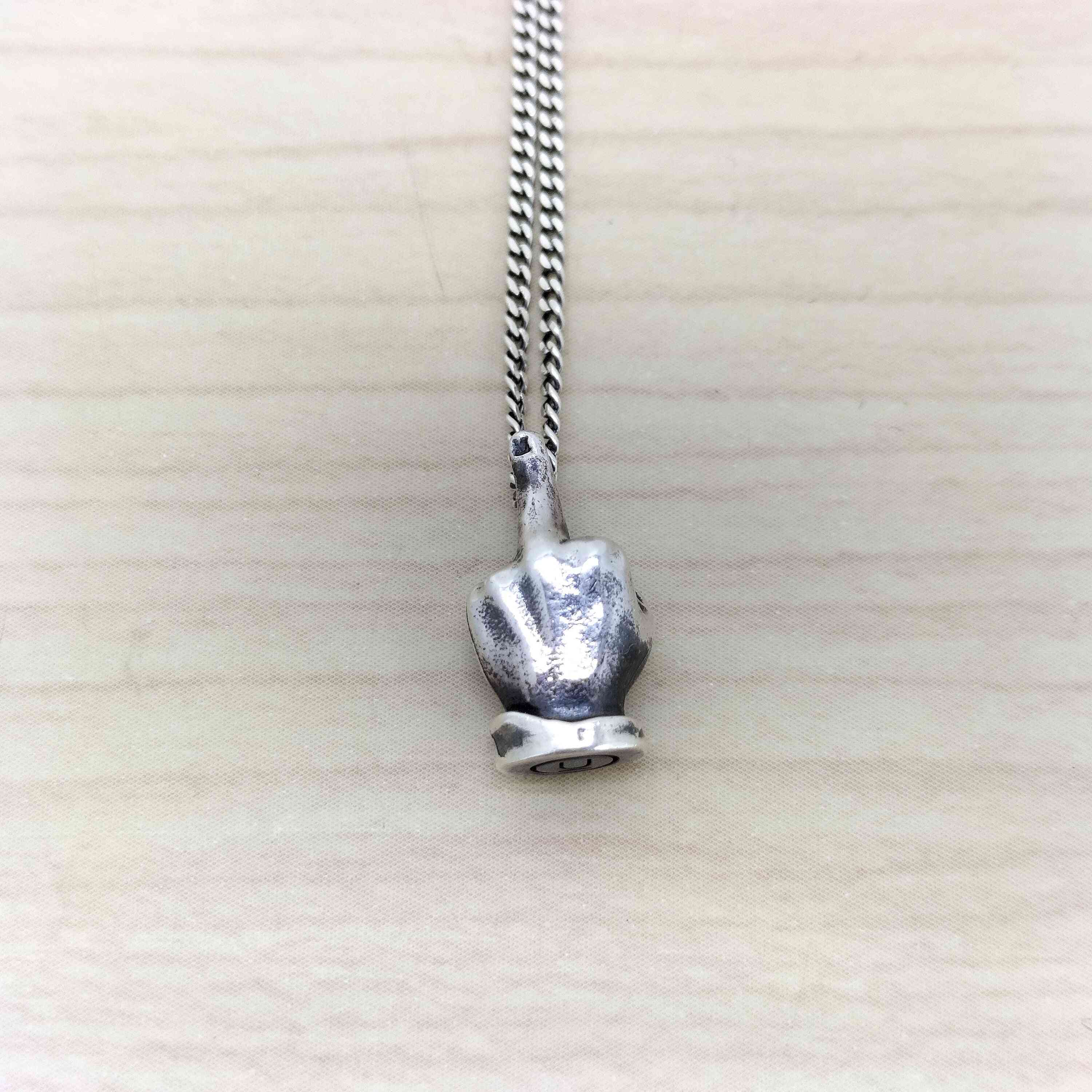 アンダーカバー UNDERCOVER Fuck Finger 925シルバーネックレス メンズ