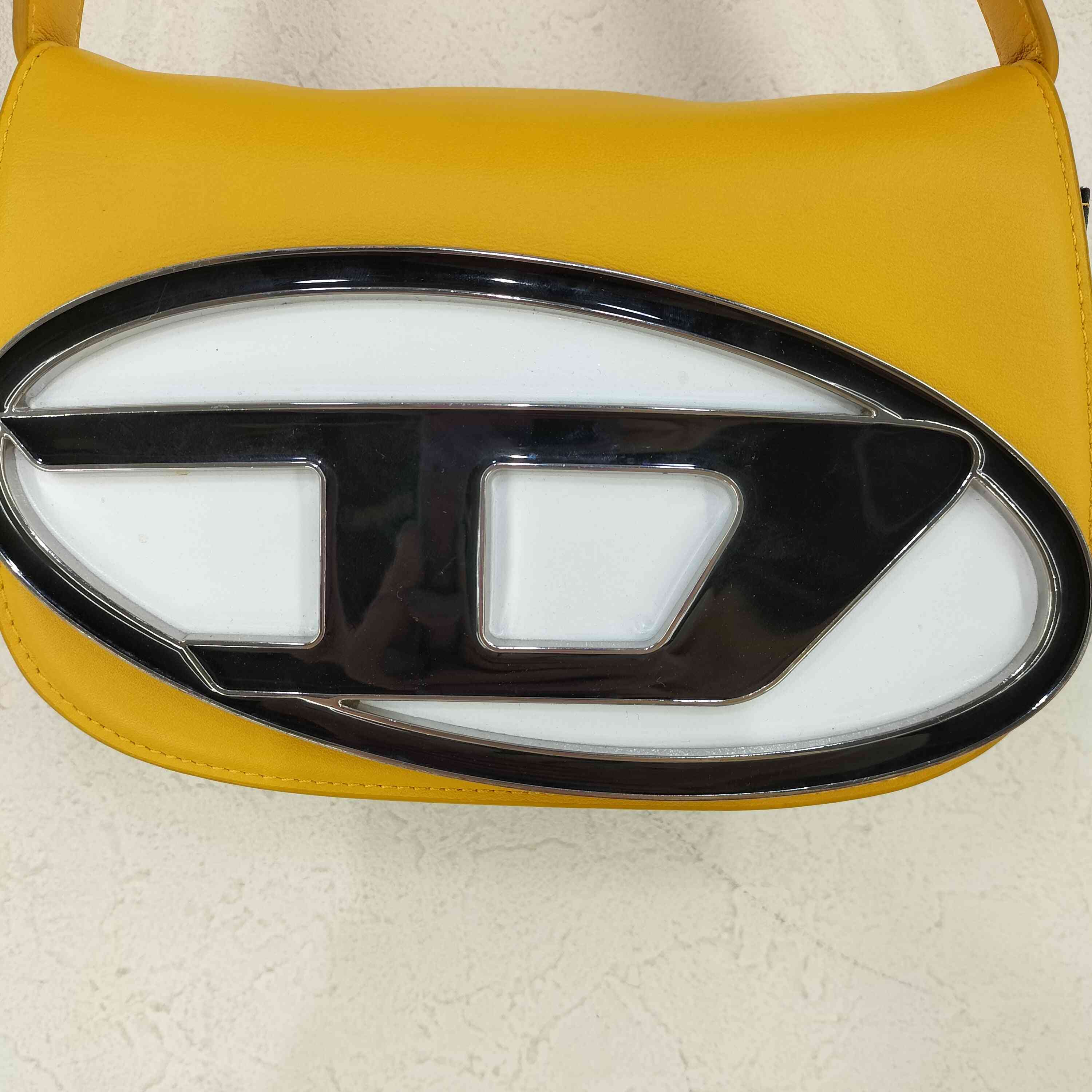 ディーゼル DIESEL 1DR WONDER BAG DIANA メンズ – ブランド古着買取 