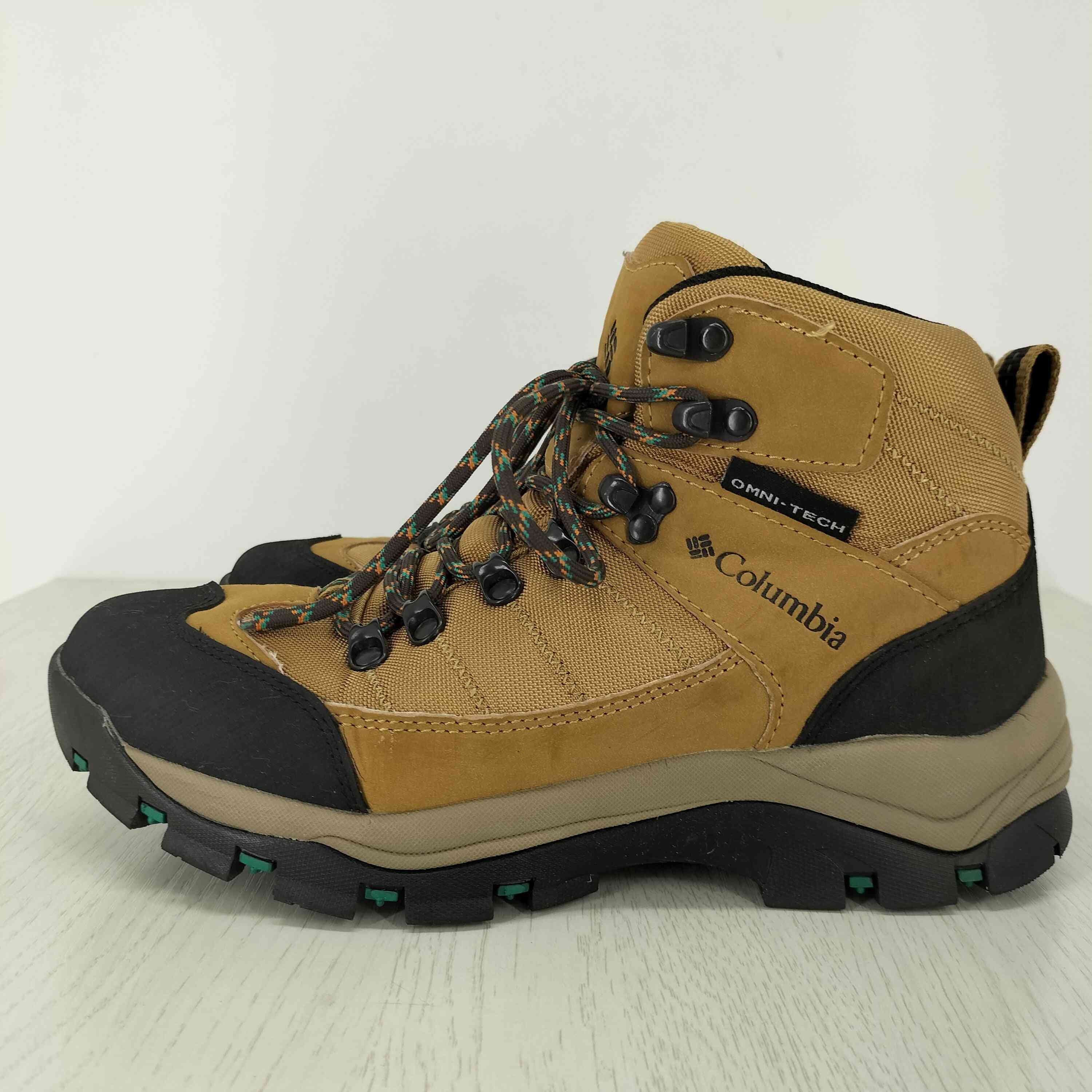 コロンビア Columbia MAPLE TRAIL MID OMNI TECH トレッキングシューズ レディース JPN：24.5 –  ブランド古着買取販売バズストア