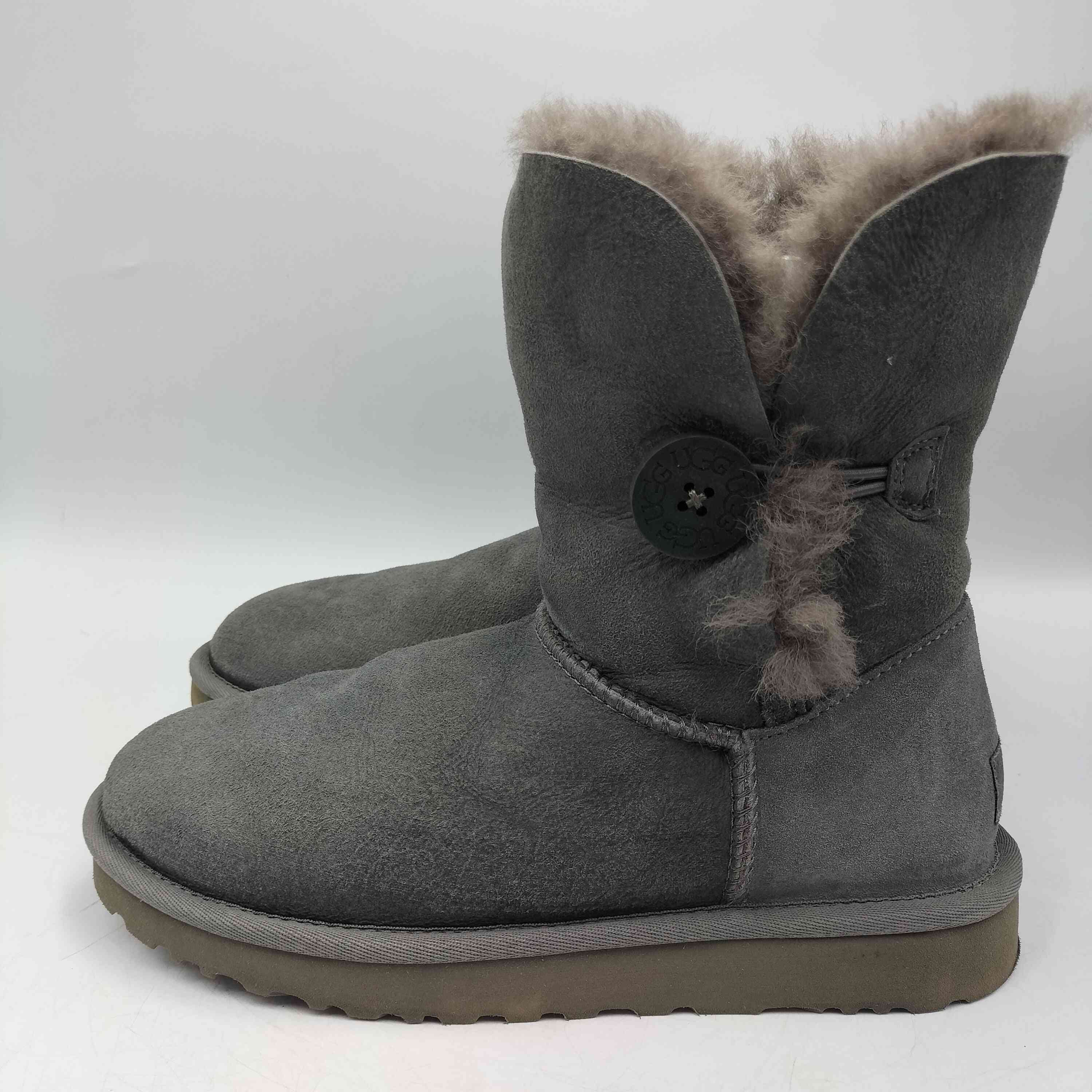 ⭐︎値下げ⭐︎【新品】UGG アグ ムートンブーツ ベイリーボタン ⭐︎値下げ⭐︎【新品】UGG アグ ムートンブーツ ベイリーボタン
