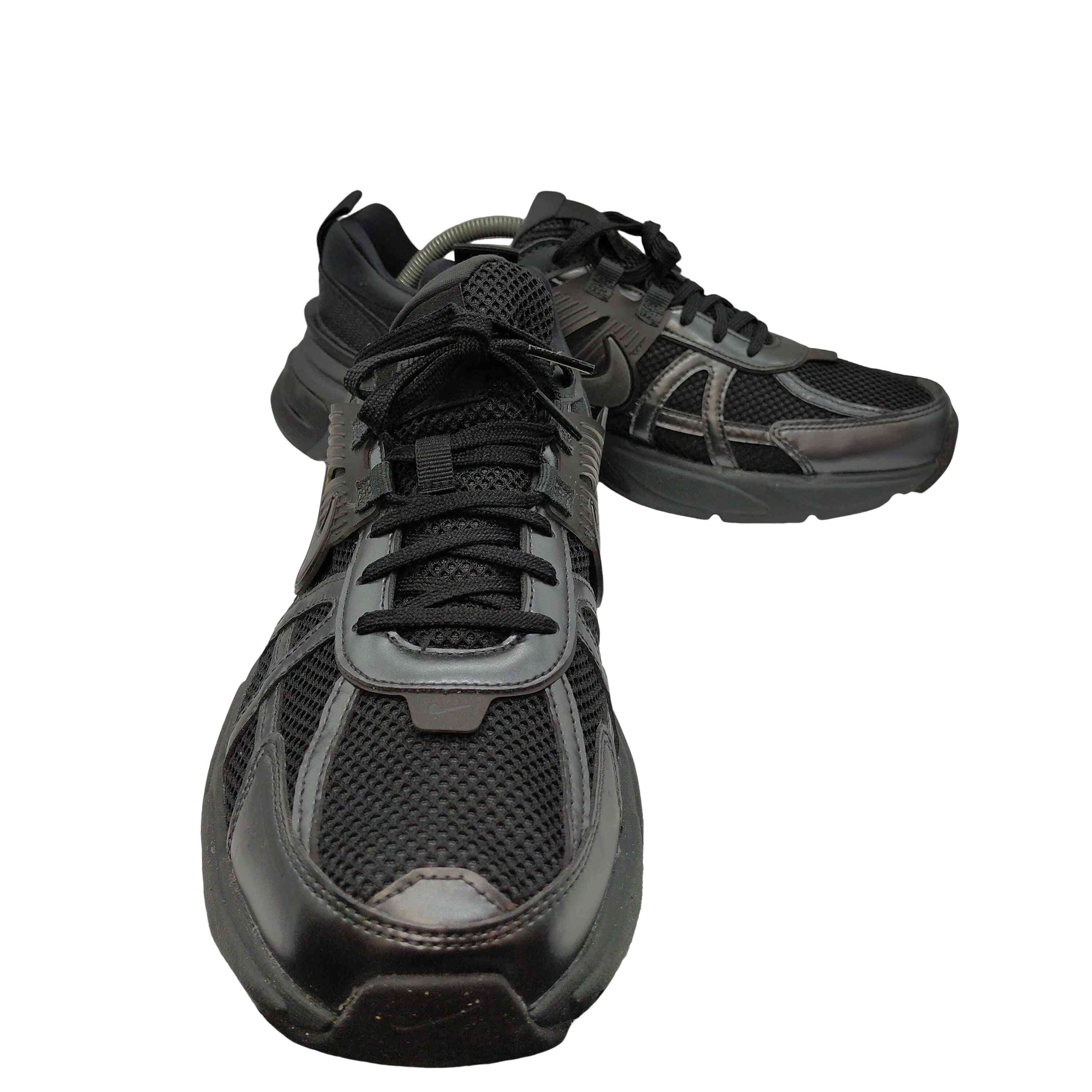 ナイキ NIKE V2K RUN Black and Anthracite ブラック アンド