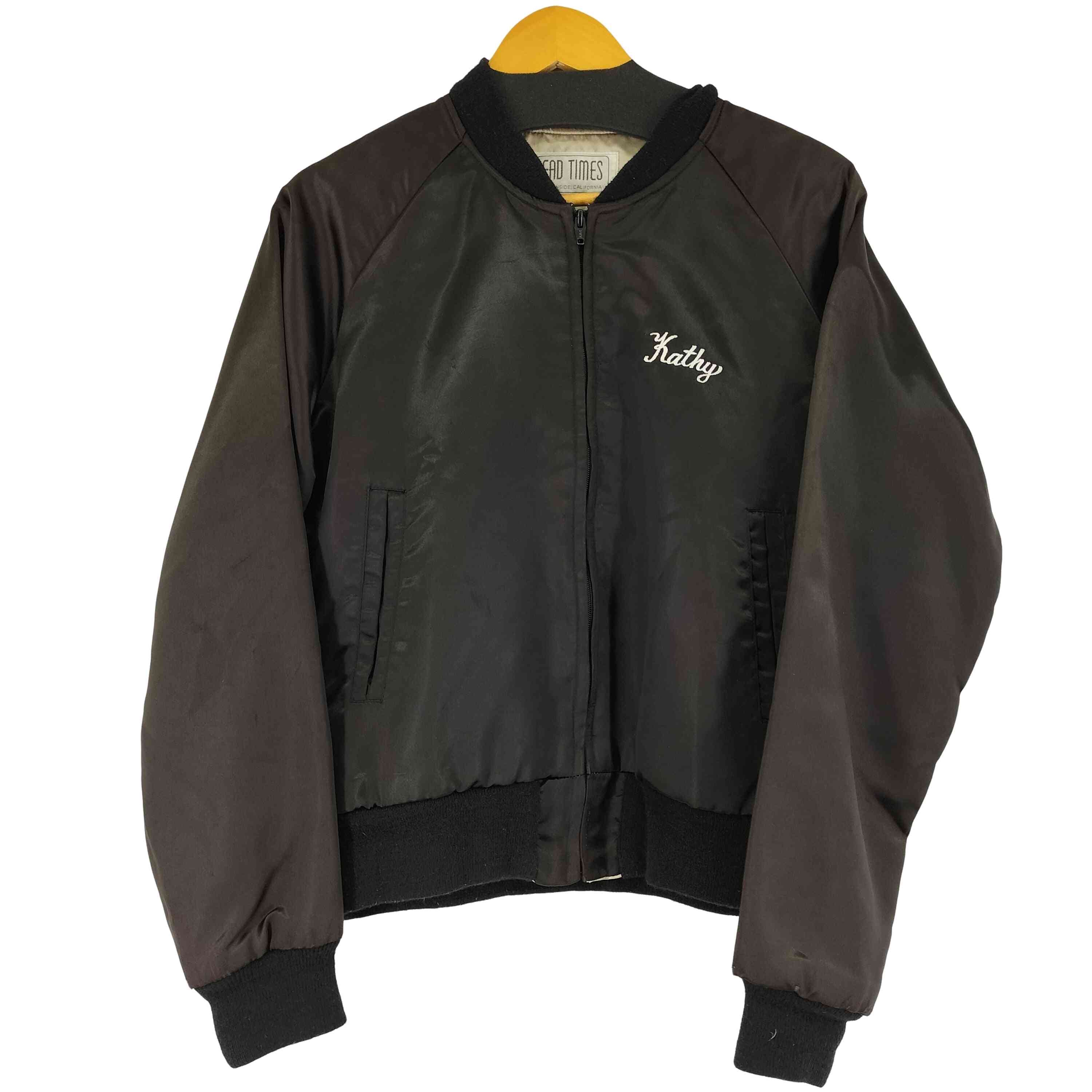 15年ほど前に買いました。10回以上は着てますが、保存状態はとても良いです。 Fad Times 90S バック刺繍 サテンブルゾン メンズ – ブランド