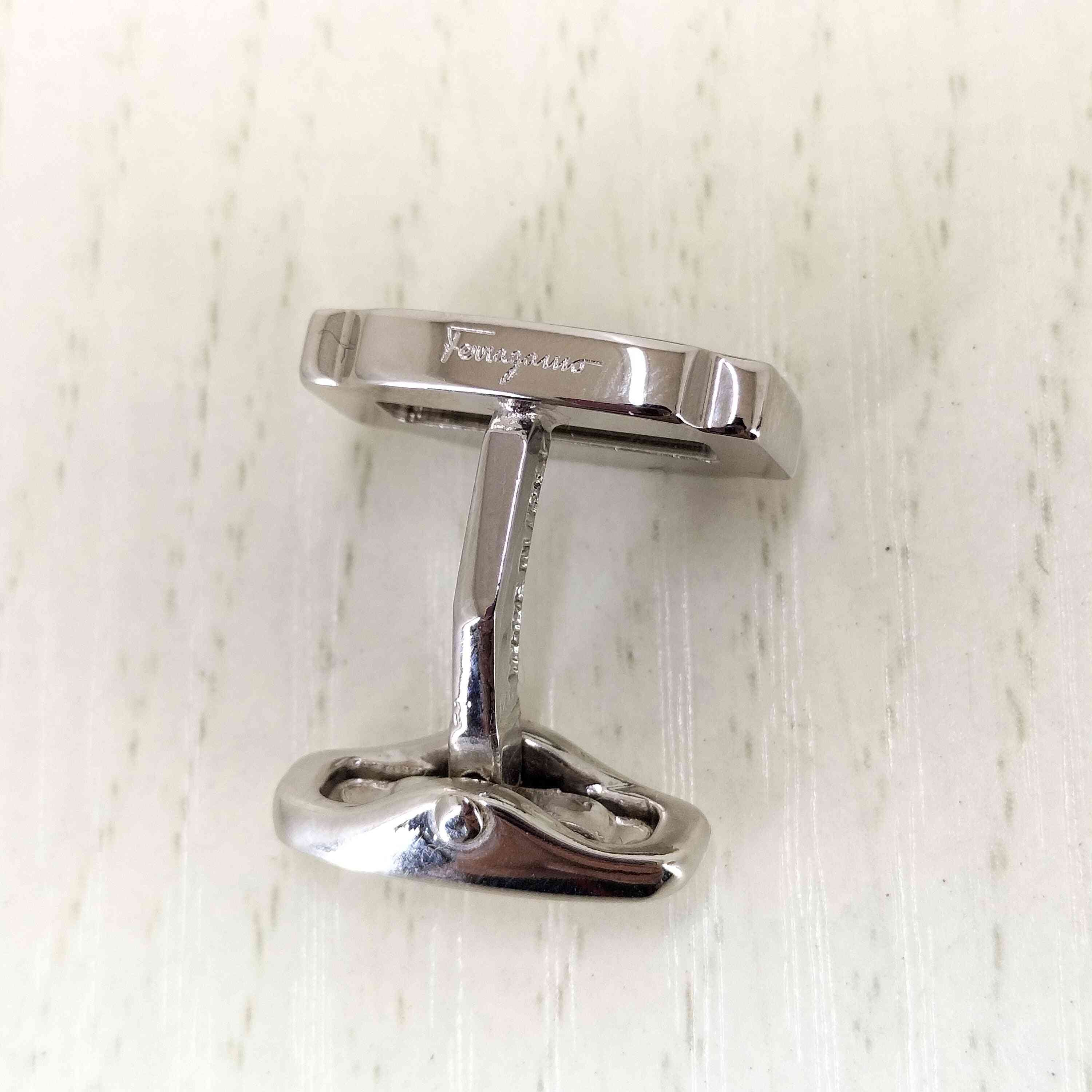 フェラガモ　カフス フェラガモ カフス」の人気商品一覧 | 安い商品を通販サイトから