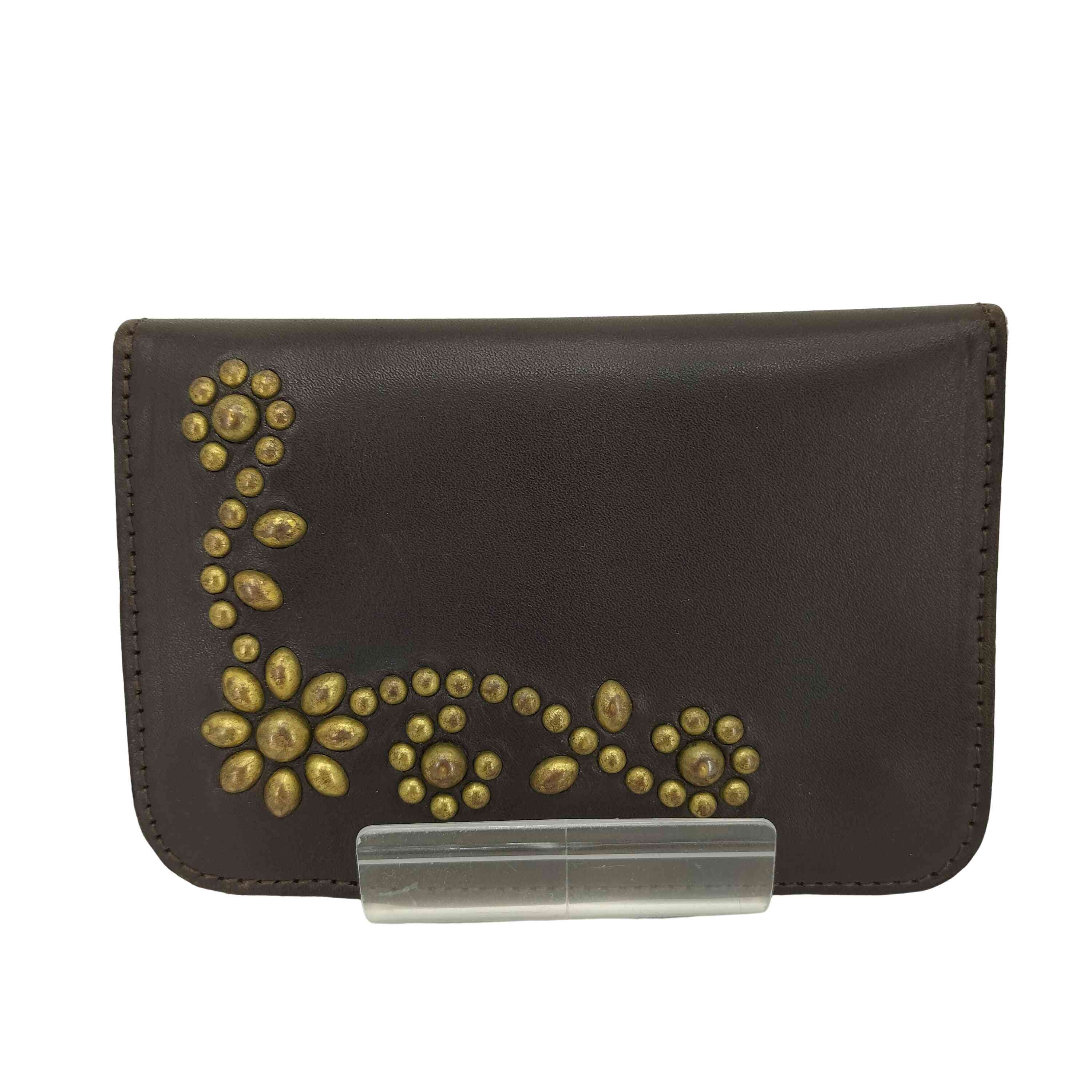 エイチティーシー HTC ロゴ 刻印 フラワー ターコイズ スタッズ レザー