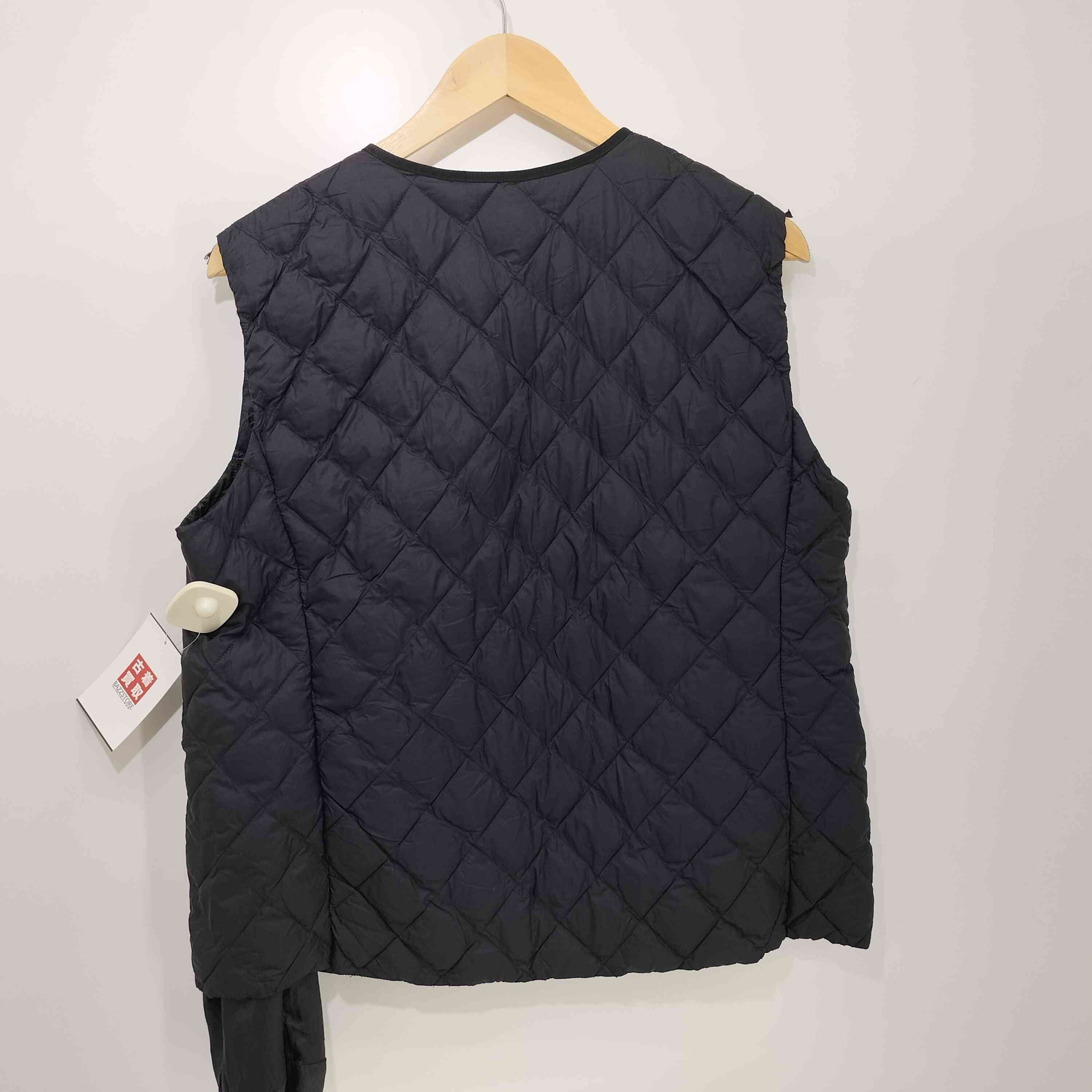 新品UNIQLOユニクロ　パフテックキルティングベスト　ウォームパディッド　XL 2023秋冬新作】ユニクロのパフテックキルティングベスト（ウォームパ