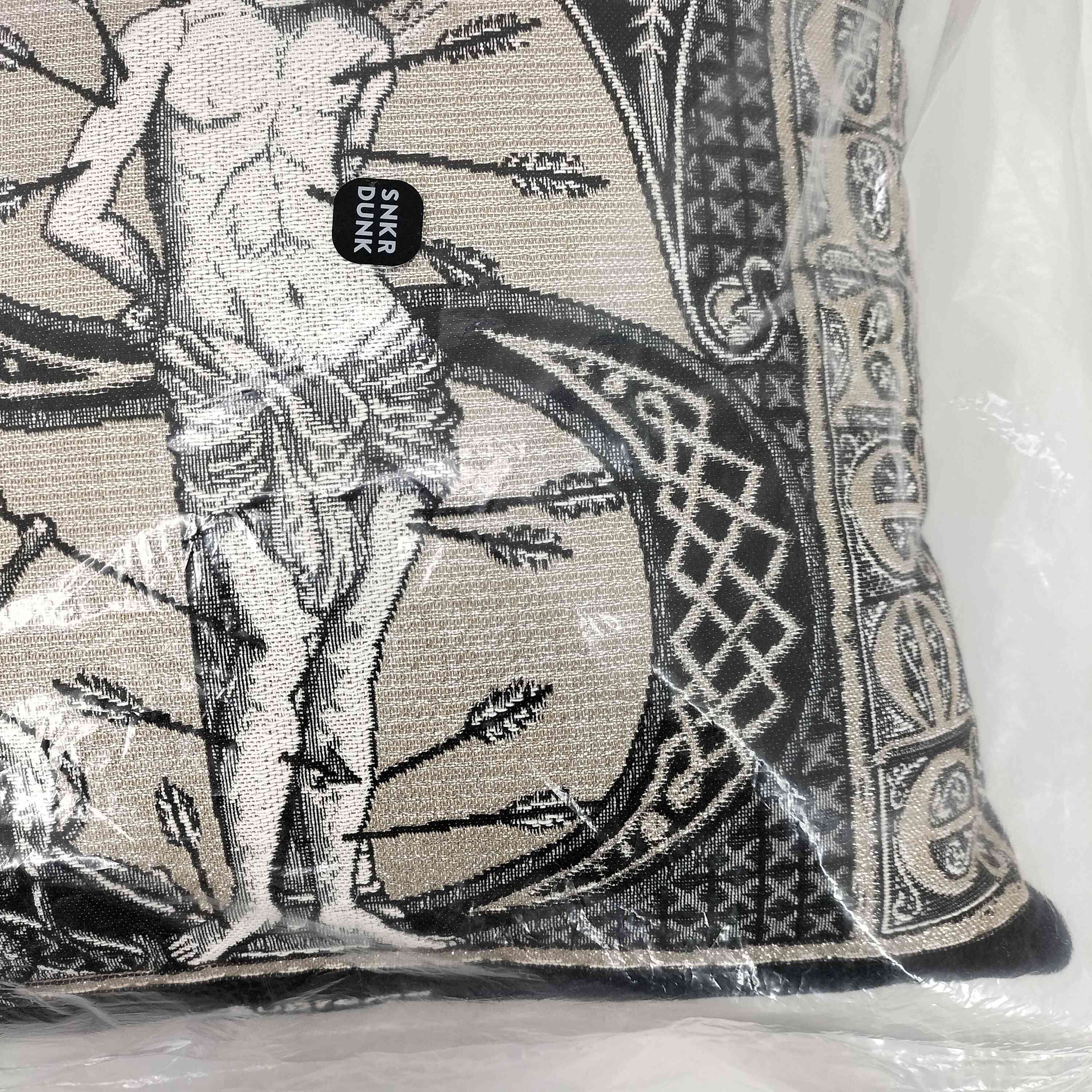 シュプリーム Supreme 24SS ×Jules Pansu Saint Sebastian クッション