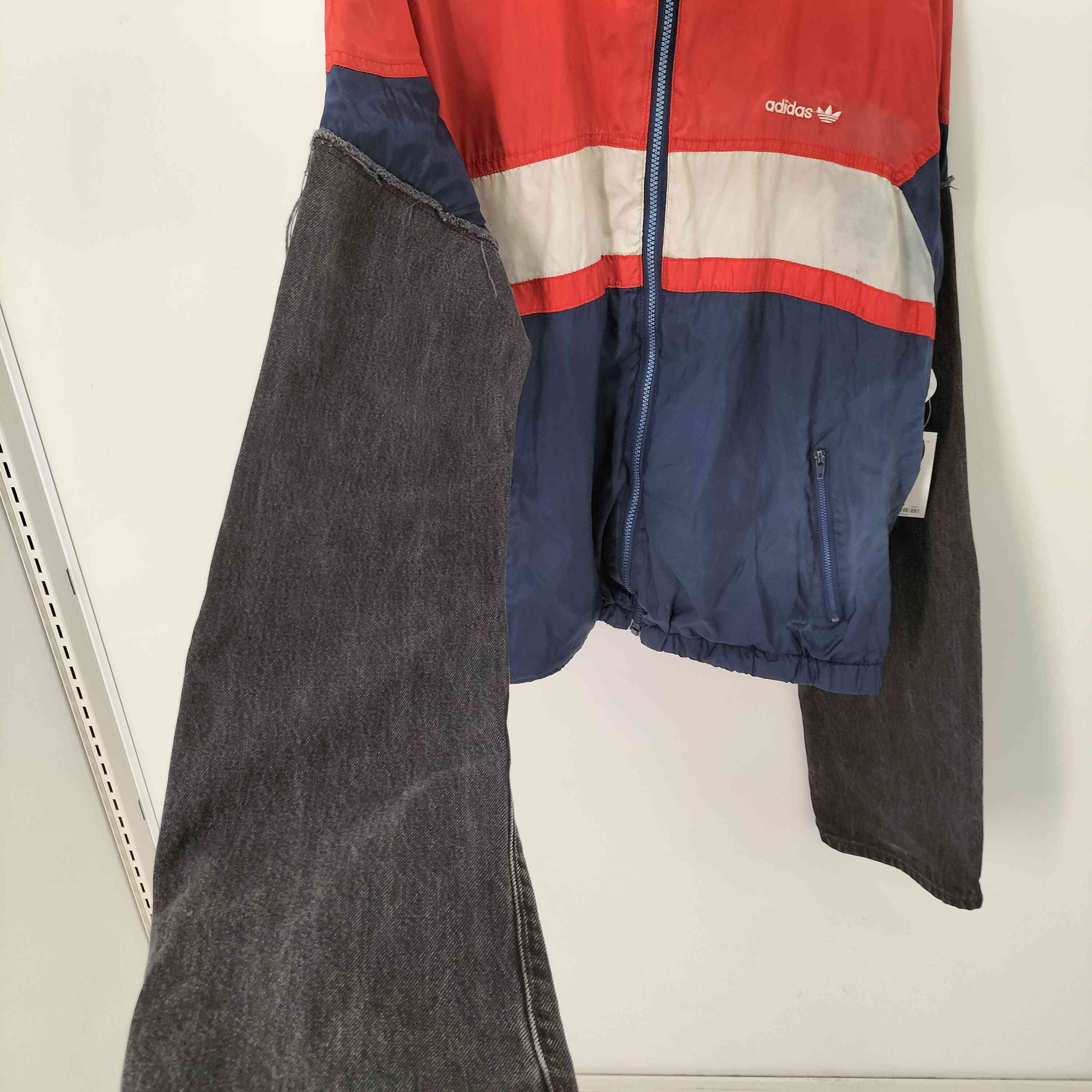 激レアadidas ナイロンジャケットリメイク品not conventional ノットコンベンショナル NOT CONVENTIONAL adidas ボディ 再構築