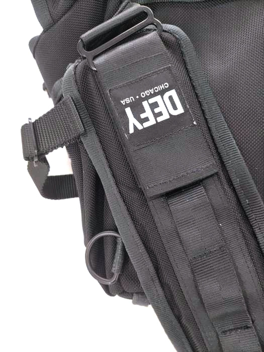 デフィーバッグズ DEFY BAGS Recon Mashup メッセンジャー メンズ – ブランド古着買取販売バズストア