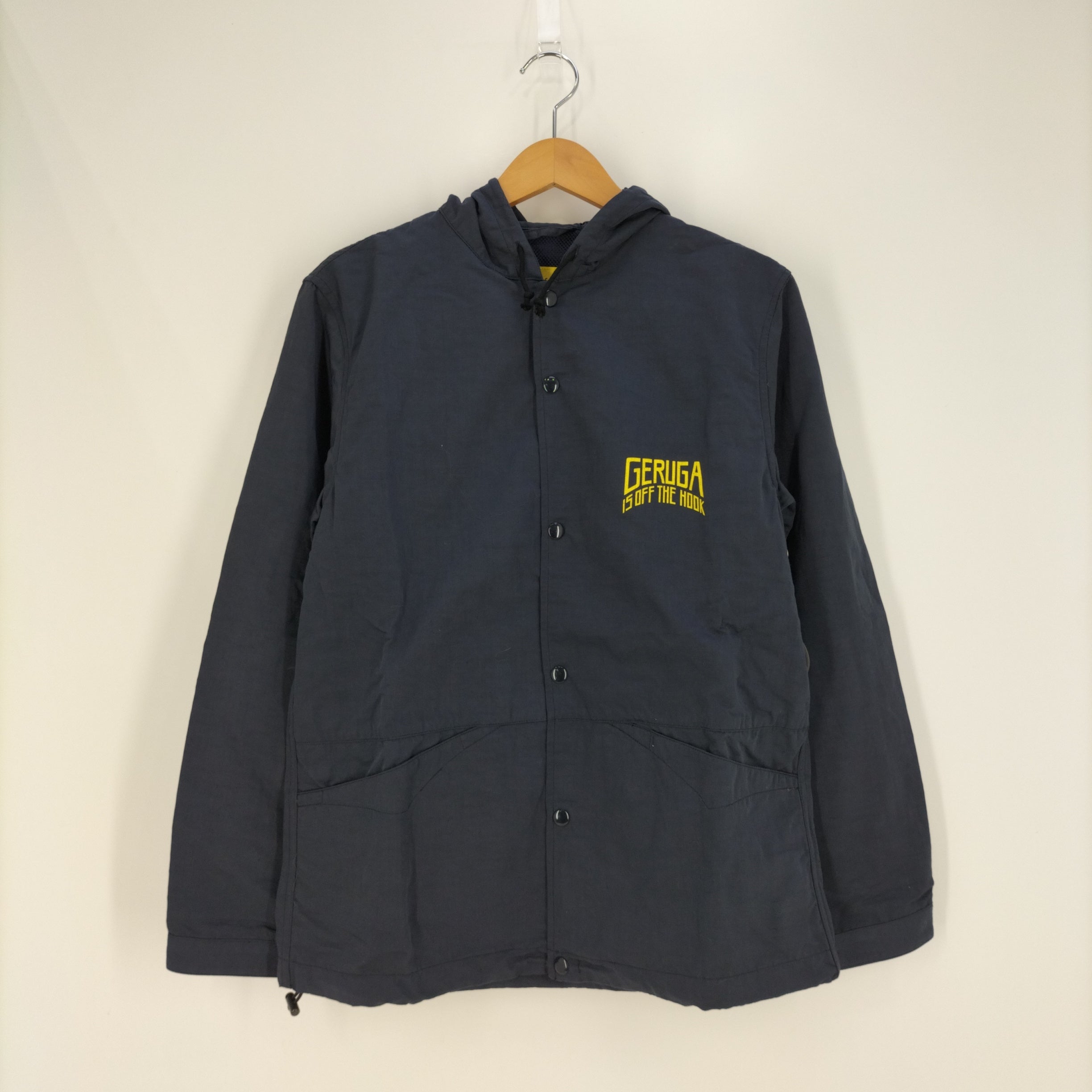 ゲルガ GERUGA 18SS 1ST COLLECTION HOODED COACH JACKET メンズ JPN：3 –  ブランド古着買取販売バズストア