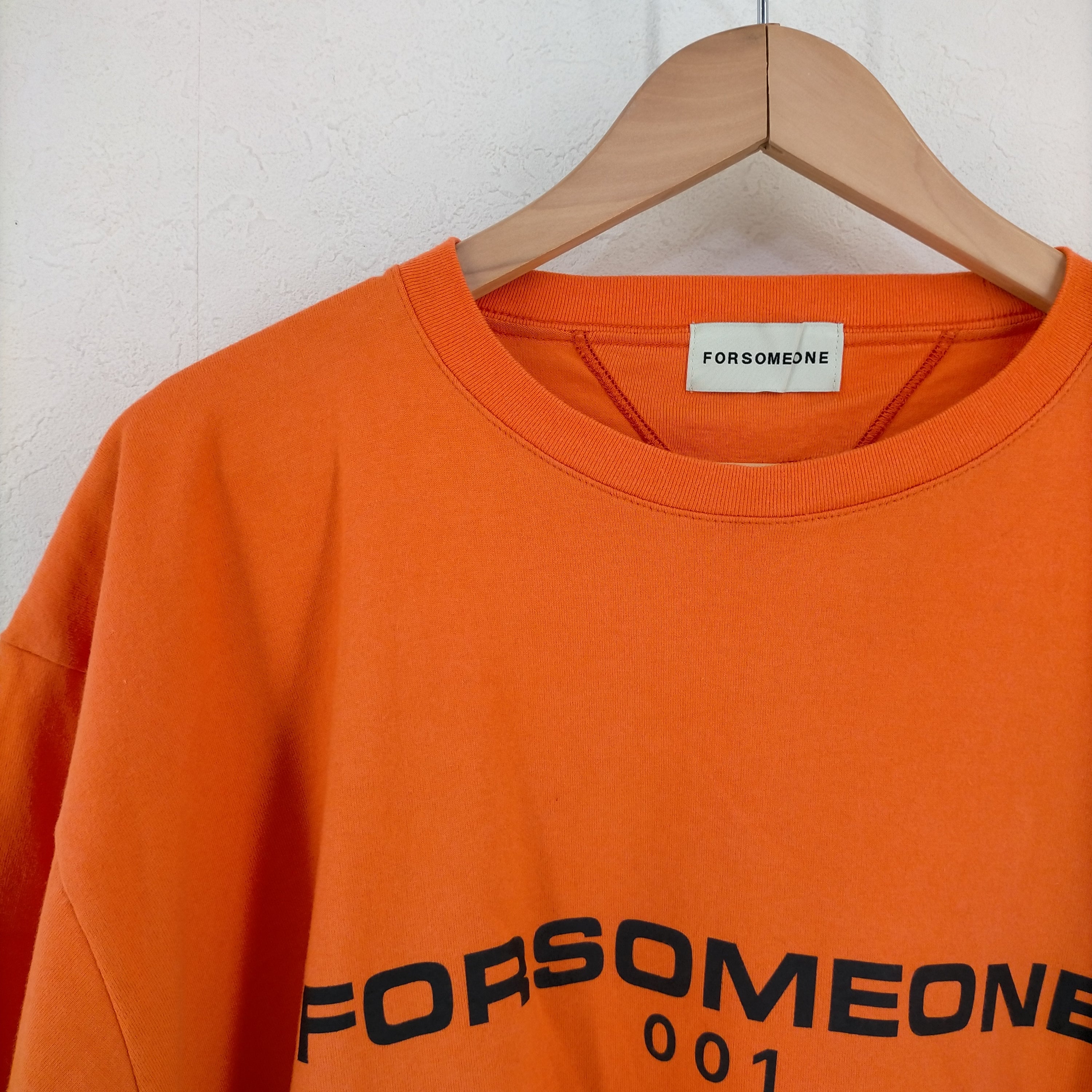 フォーサムワン FORSOMEONE FSO 001 TEE TMレザーパッチ ロゴプリント