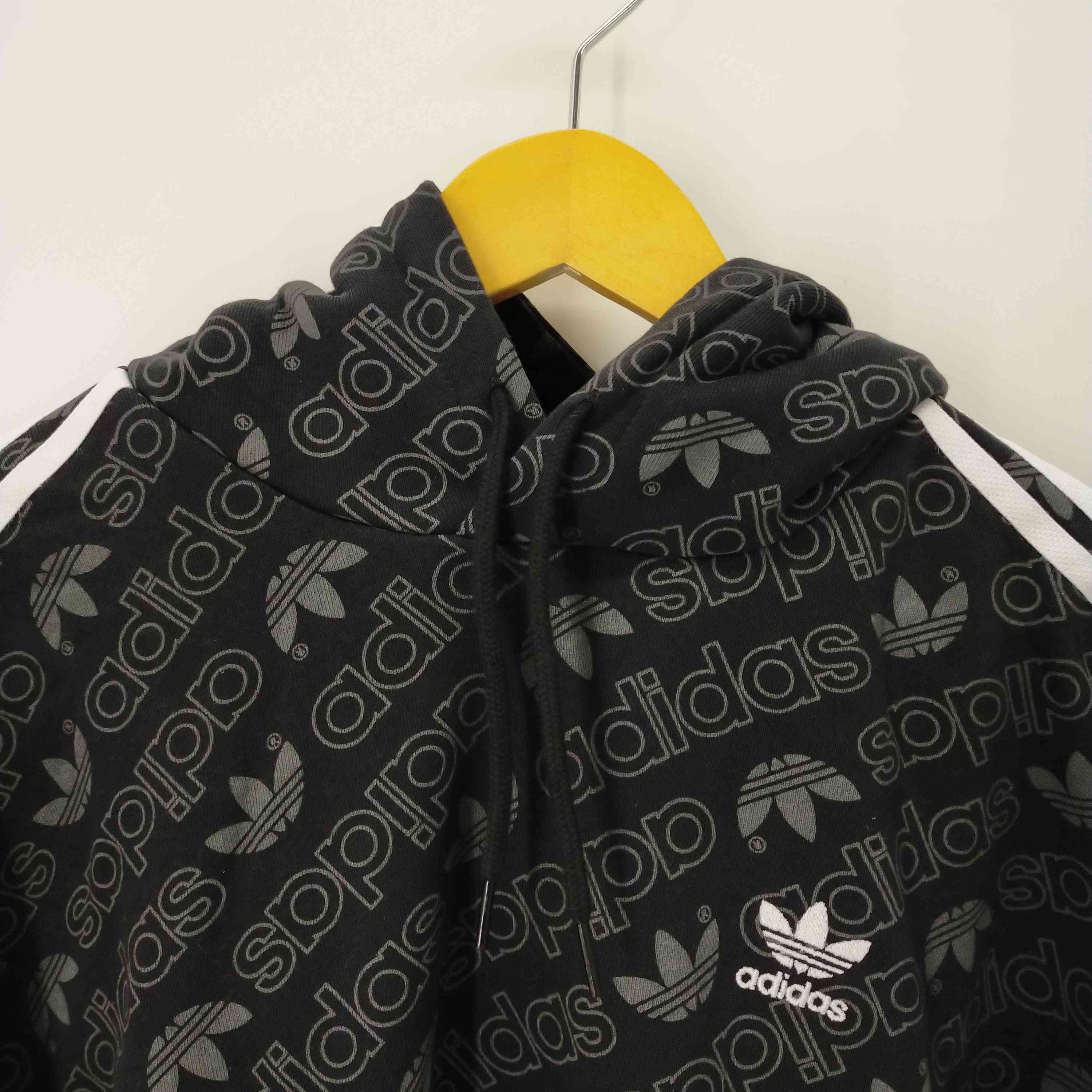 アディダスオリジナルス adidas Originals モノグラムプル